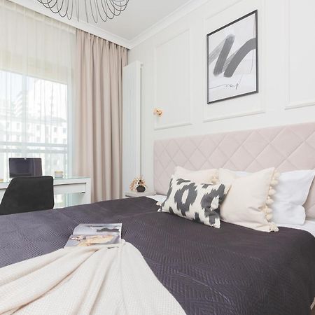 Mennica Residence Central Apartment By Renters Prestige Warsaw Luaran gambar