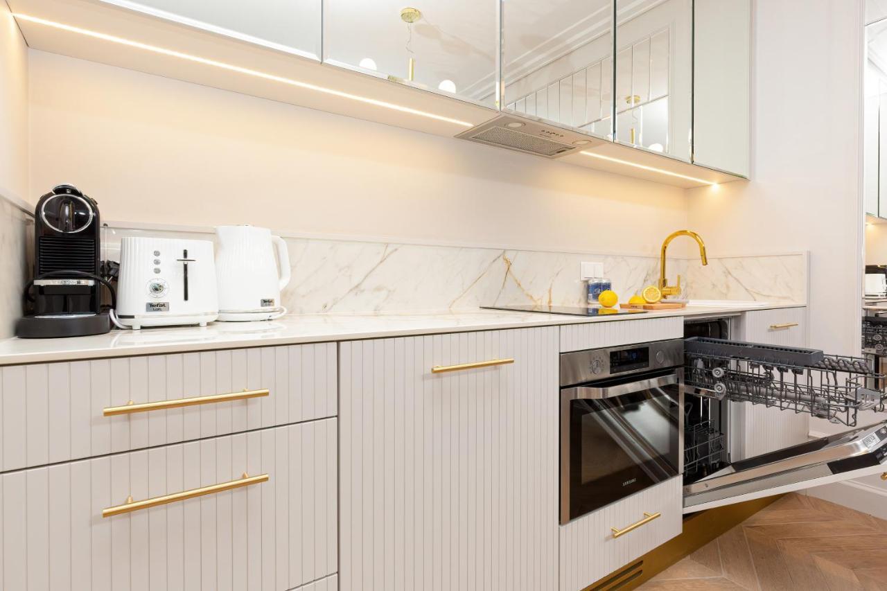 Mennica Residence Central Apartment By Renters Prestige Warsaw Luaran gambar