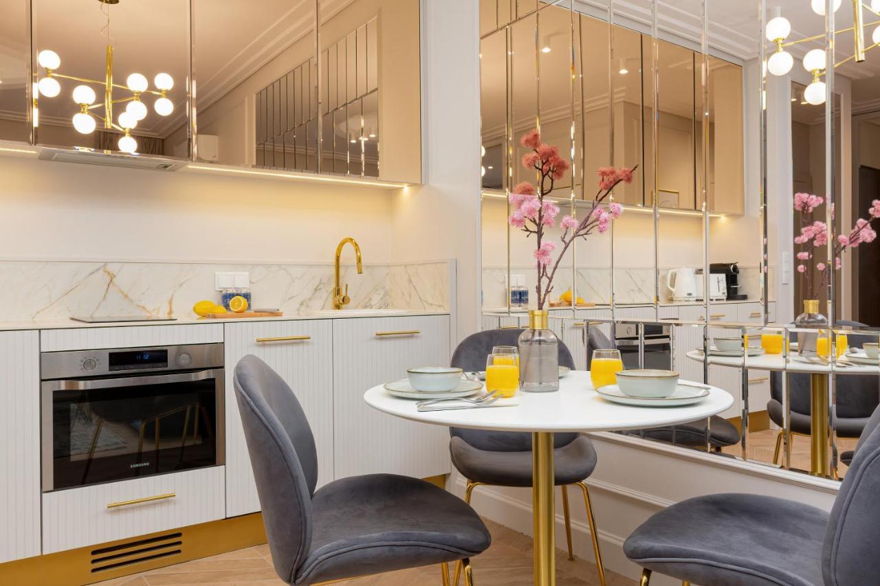 Mennica Residence Central Apartment By Renters Prestige Warsaw Luaran gambar