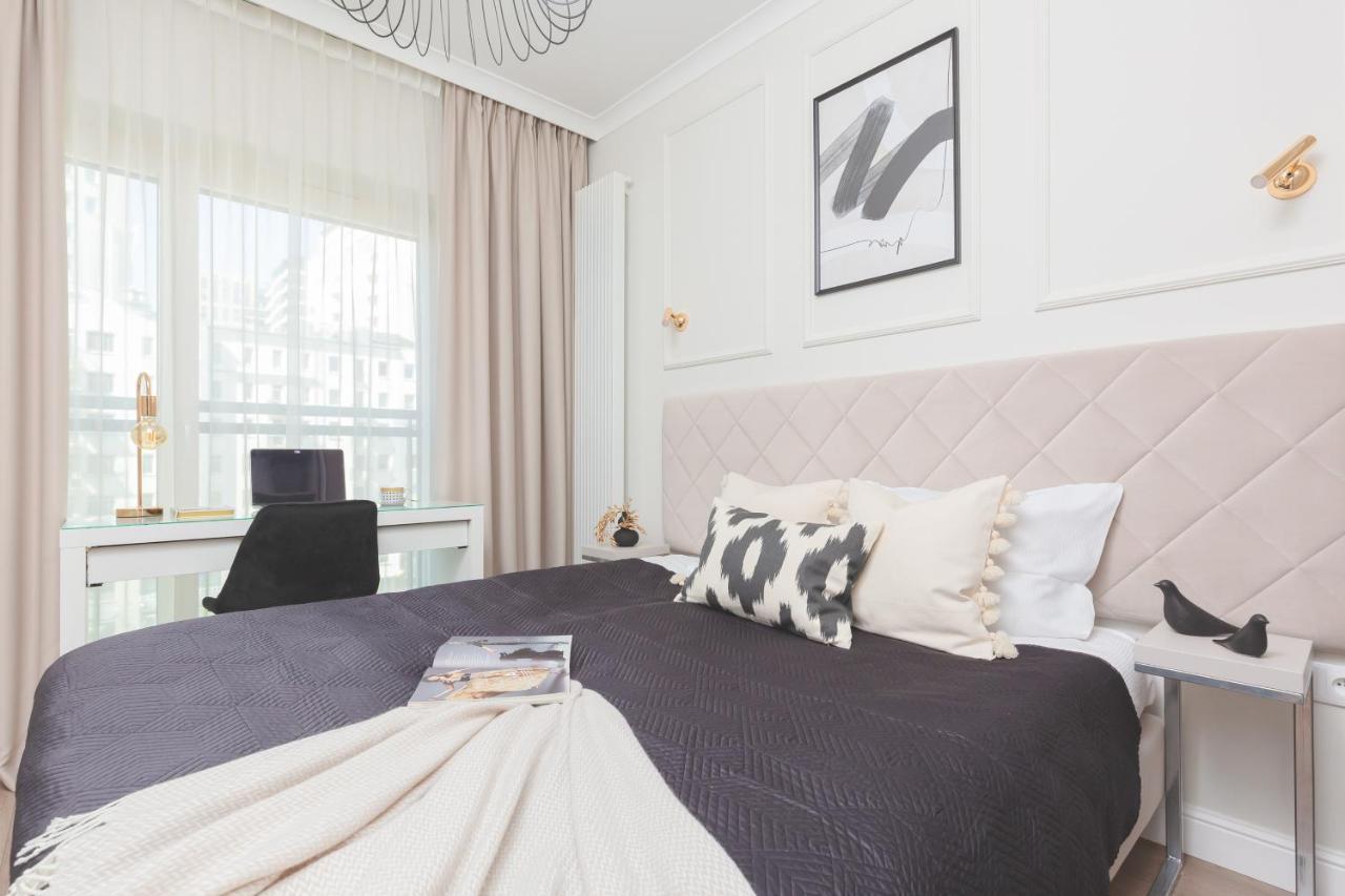 Mennica Residence Central Apartment By Renters Prestige Warsaw Luaran gambar