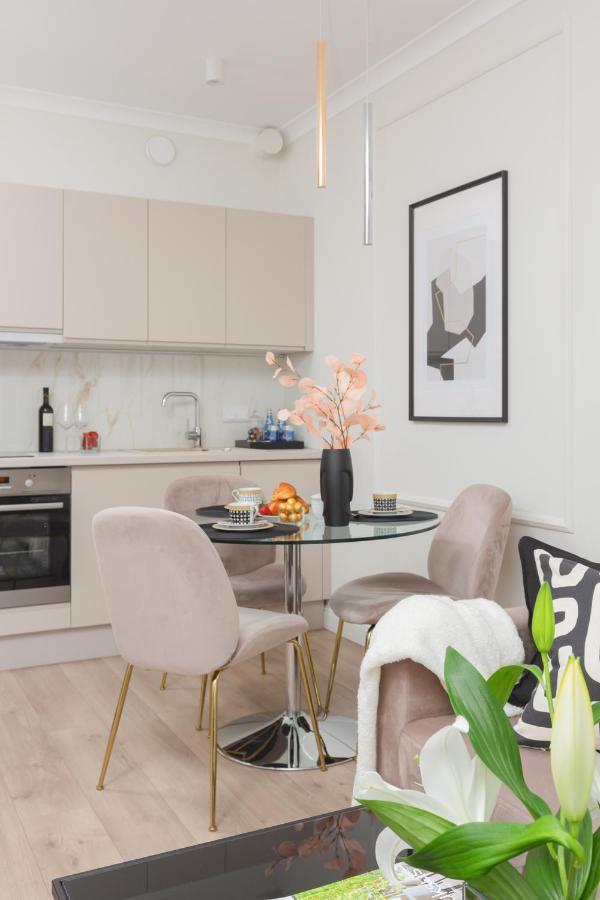 Mennica Residence Central Apartment By Renters Prestige Warsaw Luaran gambar
