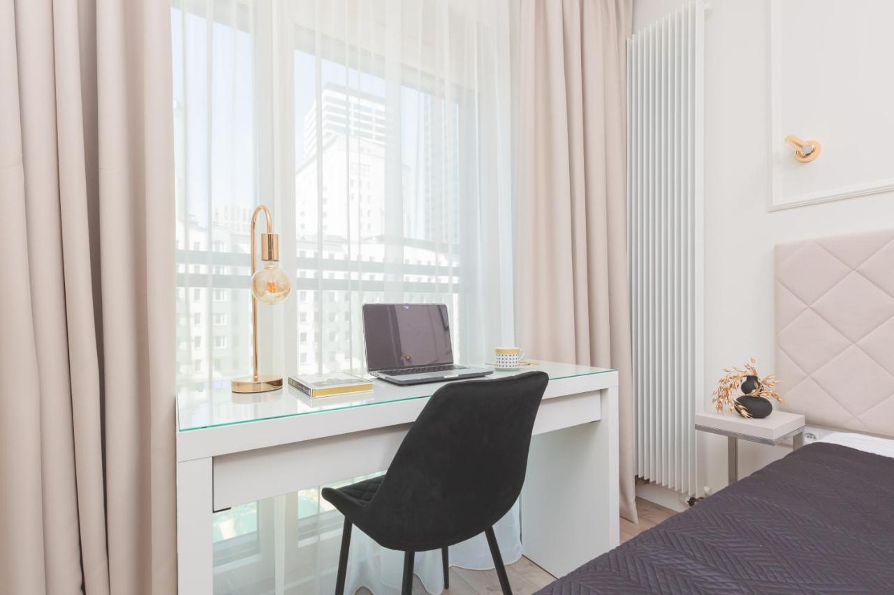 Mennica Residence Central Apartment By Renters Prestige Warsaw Luaran gambar