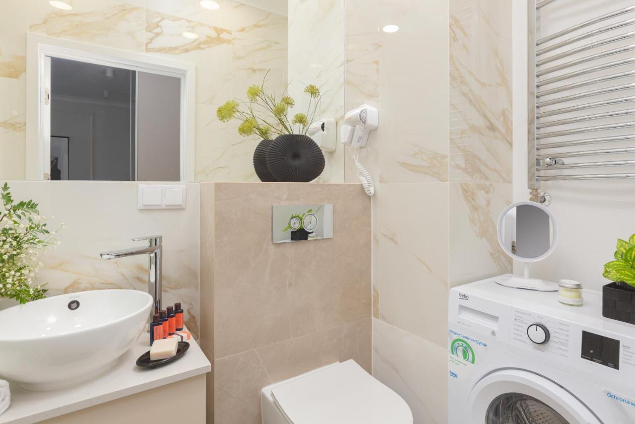 Mennica Residence Central Apartment By Renters Prestige Warsaw Luaran gambar
