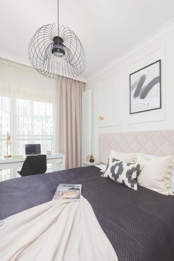 Mennica Residence Central Apartment By Renters Prestige Warsaw Luaran gambar