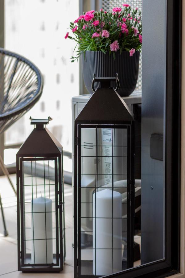 Mennica Residence Central Apartment By Renters Prestige Warsaw Luaran gambar